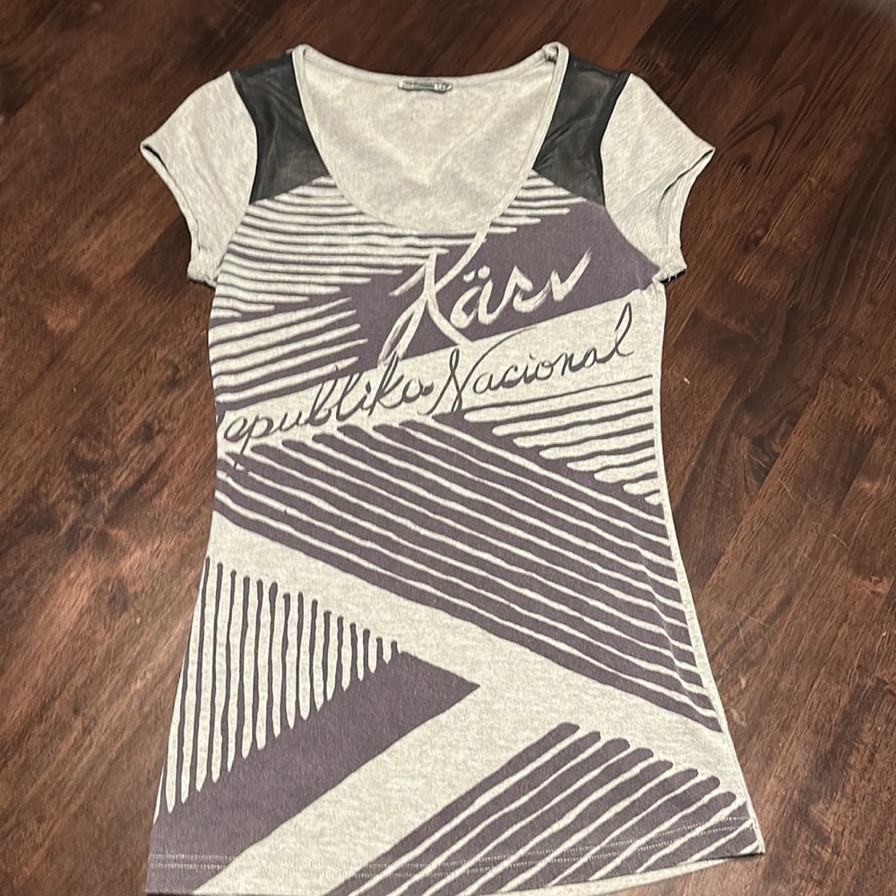 Woman's Karv Shirt -  Size XS - (#22)